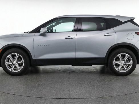 Used 2025 Chevrolet Blazer LT FWD image 5