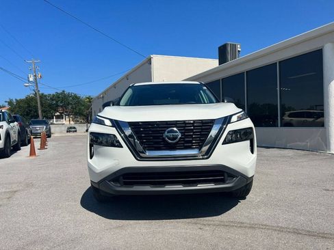 Used 2021 Nissan Rogue S FWD image 2