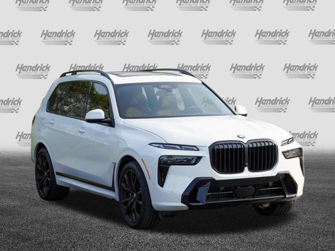 Used 2026 BMW X7 xDrive40i w/ M Sport Package AWD/4WD image 2