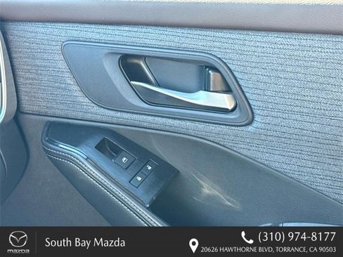 Used 2023 Nissan Rogue SV image 29