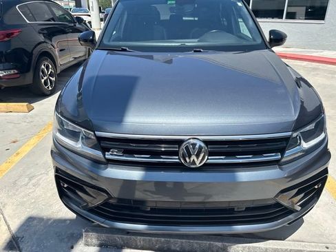 Used 2021 Volkswagen Tiguan SE FWD image 2