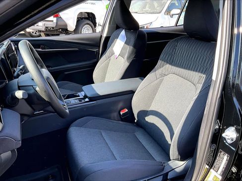 Used 2025 Toyota Camry LE image 8