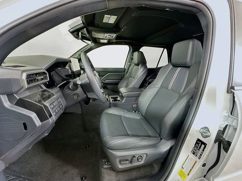 Used 2025 Toyota 4Runner Limited image 21