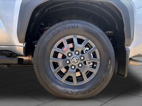 Used 2026 Toyota 4Runner SR5 AWD/4WD image 11