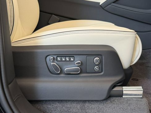 New 2026 Bentley Bentayga Extended Wheelbase AWD/4WD image 38