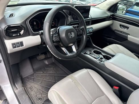 Used 2024 Honda Pilot Touring image 23