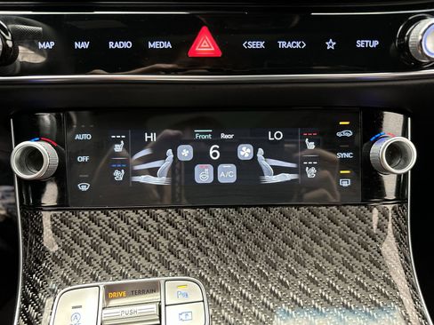 Certified 2026 Genesis GV70 3.5T Sport Prestige AWD/4WD image 19