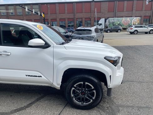 Used 2024 Toyota Tacoma TRD Sport RWD image 14