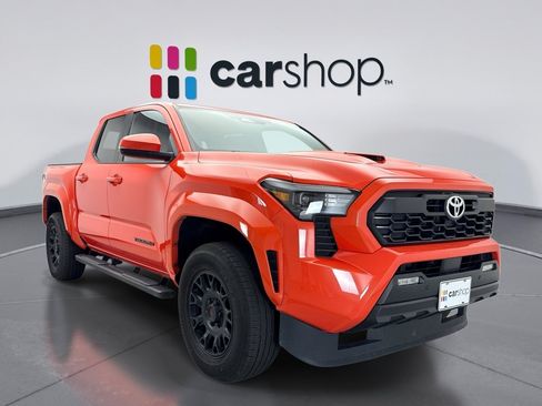 Used 2024 Toyota Tacoma TRD Sport w/ TRD Sport Upgrade Package AWD/4WD image 7
