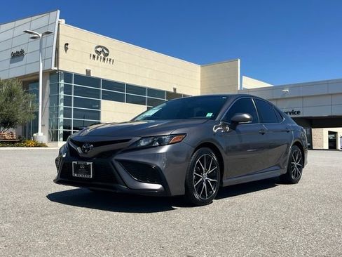 Used 2024 Toyota Camry SE w/ Convenience Package FWD image 1