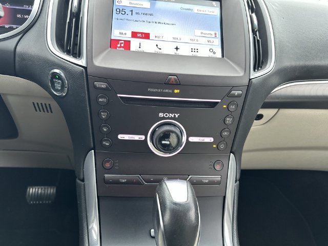 Used 2016 Ford Edge Titanium w/ Technology Package FWD image 20