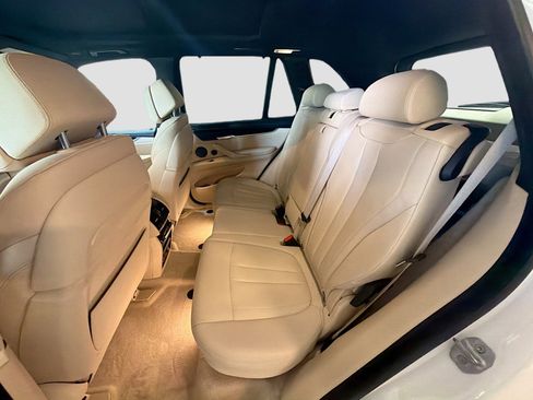 Used 2014 BMW X5 xDrive35d image 30