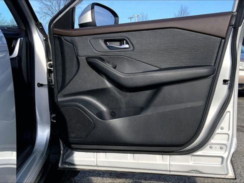 Used 2021 Nissan Rogue SV image 20