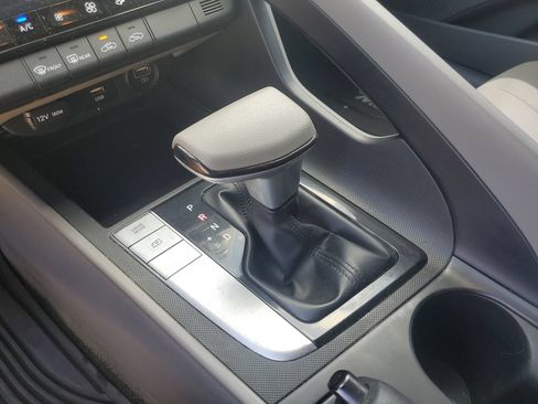 Used 2022 Hyundai Elantra SEL w/ Preferred Accessory Package FWD image 22
