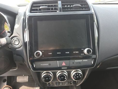 Used 2025 Mitsubishi Outlander Sport ES image 9