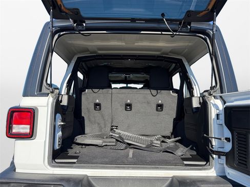 Used 2021 Jeep Wrangler Unlimited Sport image 18