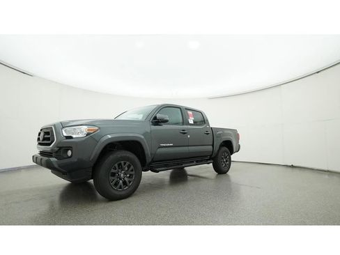 Used 2023 Toyota Tacoma SR5 w/ Technology Package image 18