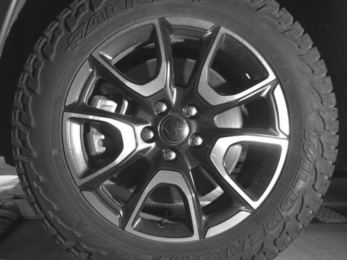 Used 2025 Jeep Compass Trailhawk AWD/4WD image 12