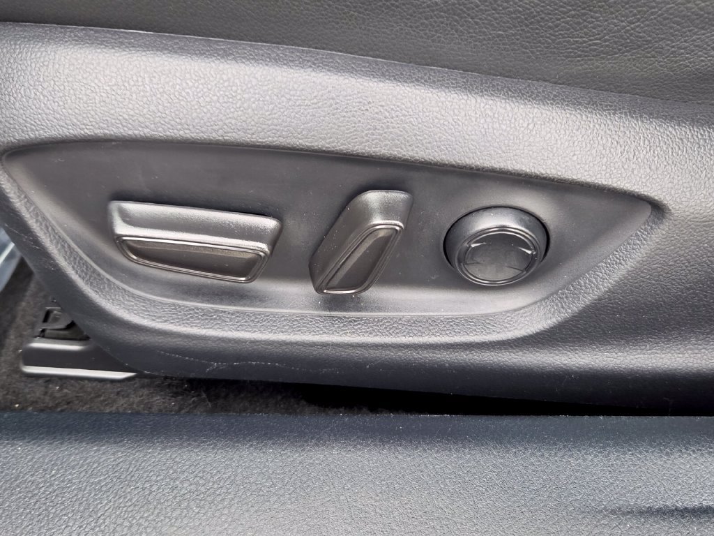 Used 2024 Toyota Camry SE FWD image 12