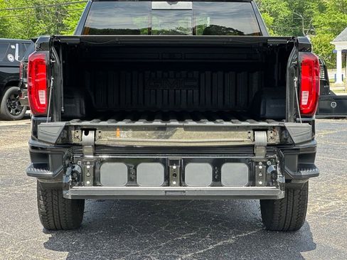 Used 2025 GMC Sierra 1500 AT4 w/ AT4 Premium Package AWD/4WD image 16
