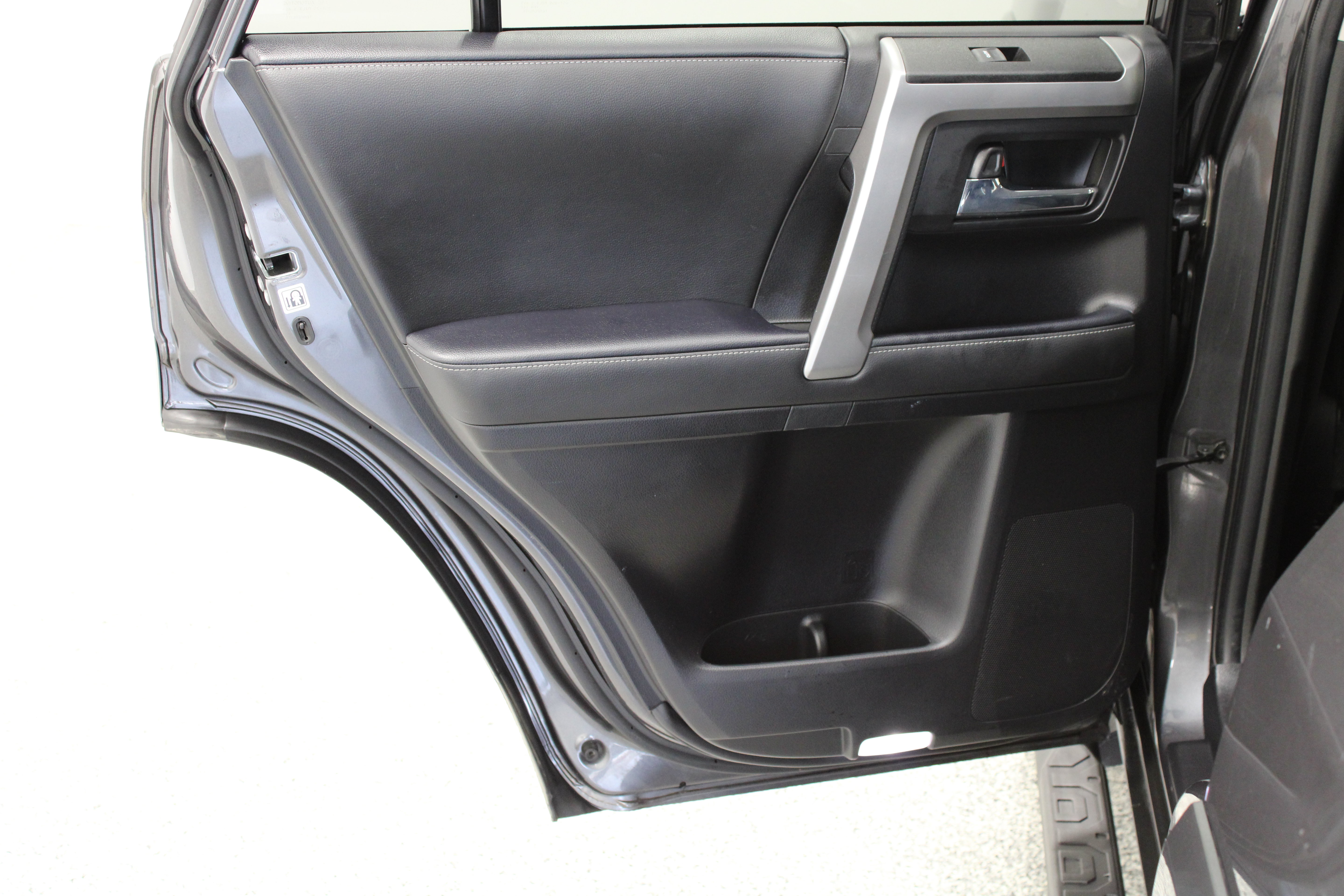 Used 2023 Toyota 4Runner SR5 Premium w/ Moonroof Package RWD image 28