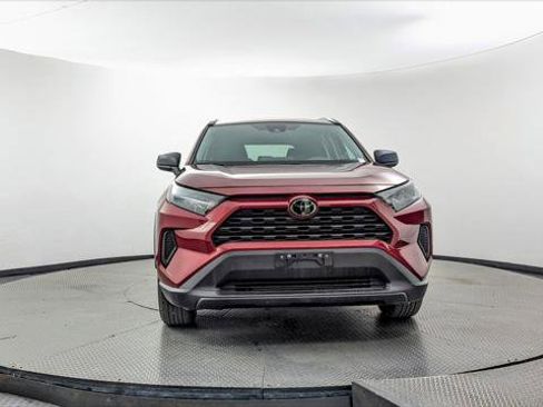 Used 2021 Toyota RAV4 LE image 12