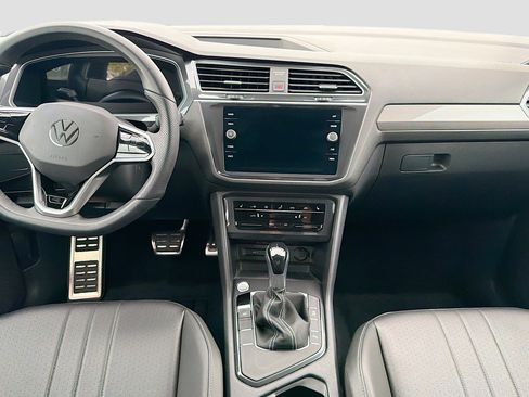 Used 2024 Volkswagen Tiguan SE R-Line FWD image 20