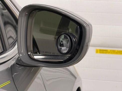 Used 2022 Chrysler Pacifica Touring-L w/ Uconnect Theater Family Group image 27