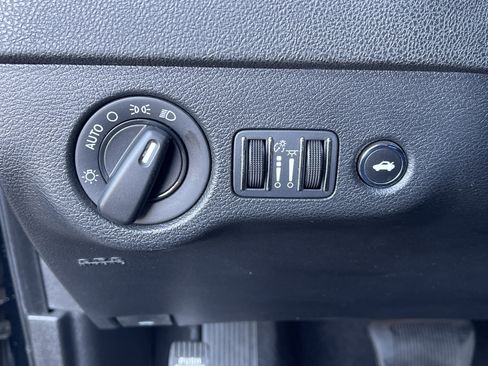 Used 2022 Dodge Charger SXT w/ Leather Interior Group image 18