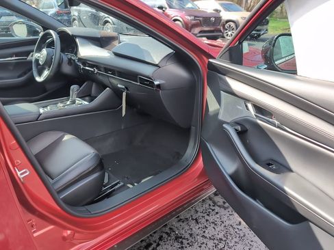 New 2026 MAZDA MAZDA3 Hatchback w/Premium Plus Pkg image 6