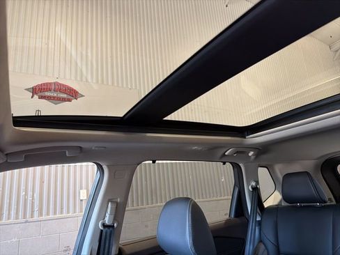 Used 2023 Nissan Rogue SL w/ SL Premium Package image 28