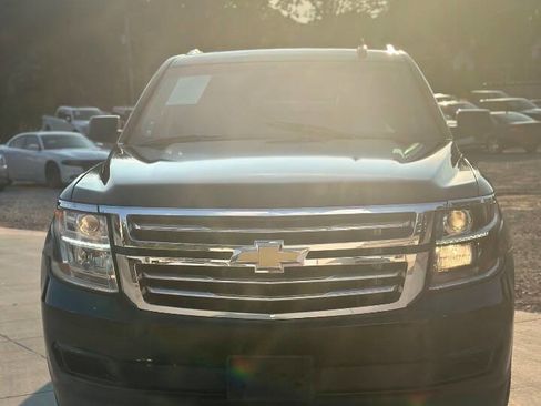 Used 2016 Chevrolet Suburban LS image 3