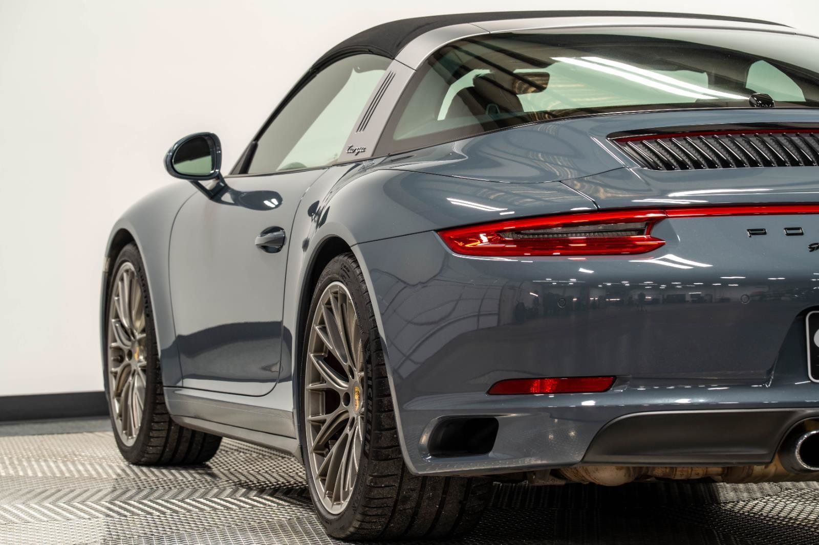Used 2017 Porsche 911 Targa 4S AWD/4WD image 13