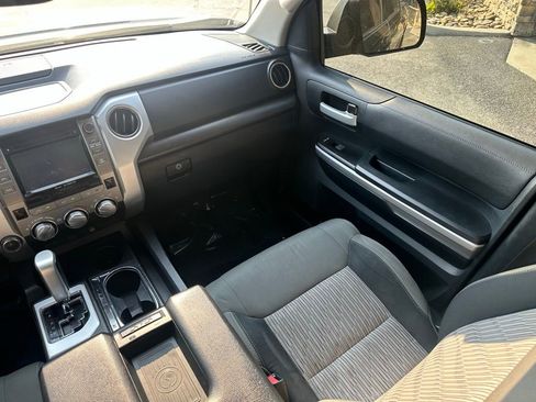 Used 2017 Toyota Tundra SR5 w/ SR5 Upgrade Package image 27