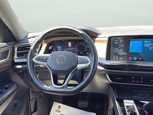 Used 2024 Volkswagen Atlas SE FWD image 13