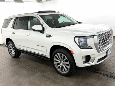 Used 2021 GMC Yukon Denali w/ Denali Premium Package AWD/4WD image 6