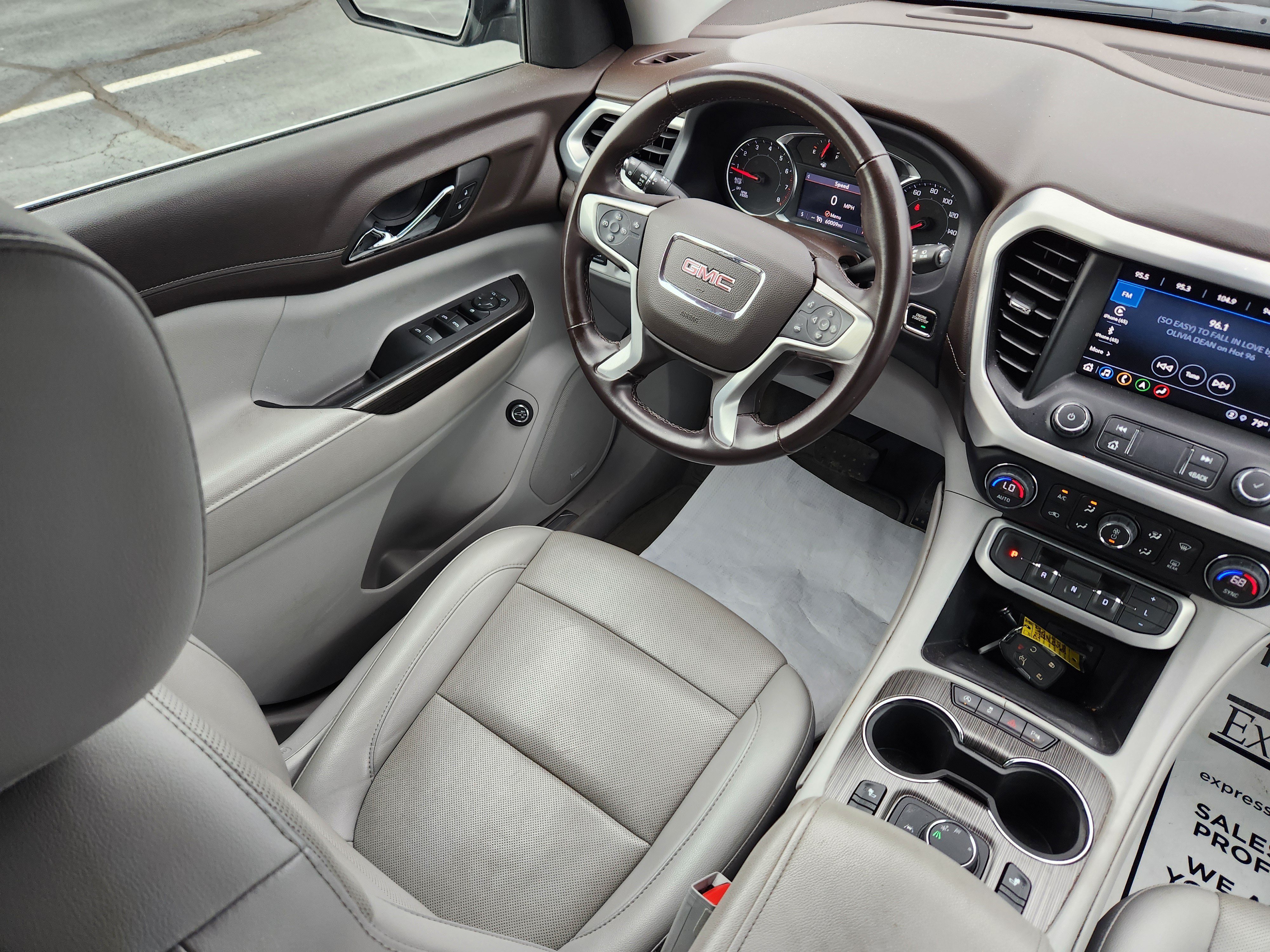 Used 2023 GMC Acadia SLT FWD image 15