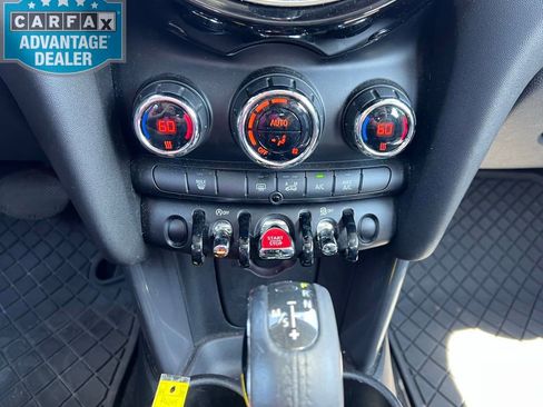 Used 2017 MINI Cooper 4-Door Hardtop FWD image 9
