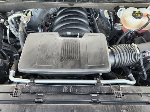 Used 2025 Chevrolet Suburban Premier RWD image 31