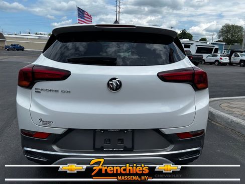 Used 2022 Buick Encore GX Essence w/ Experience Buick Package AWD/4WD image 4