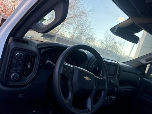 Used 2025 Chevrolet Silverado 2500 W/T w/ WT Convenience Package image 11