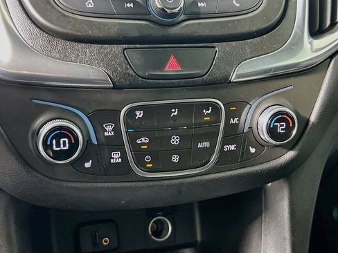 Used 2018 Chevrolet Equinox LT FWD image 26