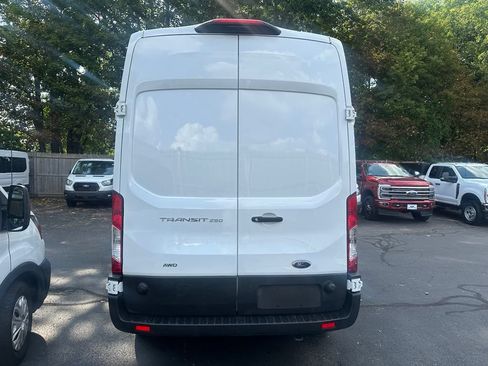 Used 2025 Ford Transit 250 148 High Roof AWD image 8