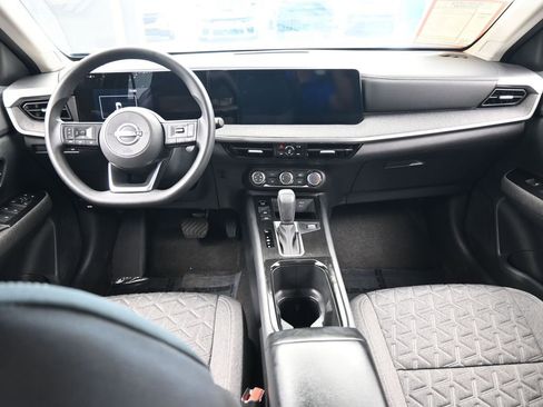 Used 2025 Nissan Kicks SV image 36