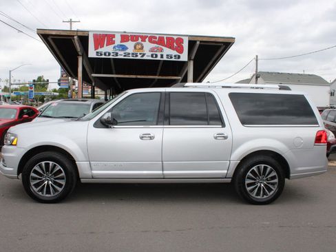 Used 2015 Lincoln Navigator L 4WD image 3