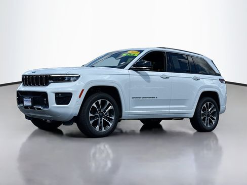 Used 2023 Jeep Grand Cherokee Overland AWD/4WD image 13