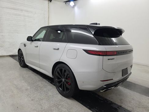 Used 2025 Land Rover Range Rover Sport Dynamic SE AWD/4WD image 2
