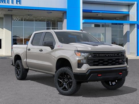 New 2026 Chevrolet Silverado 1500 Custom Trail Boss w/ LPO, Dark Essentials Package AWD/4WD image 7