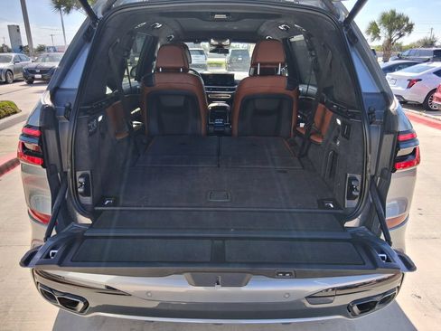 Used 2025 BMW X7 M60i AWD/4WD image 7