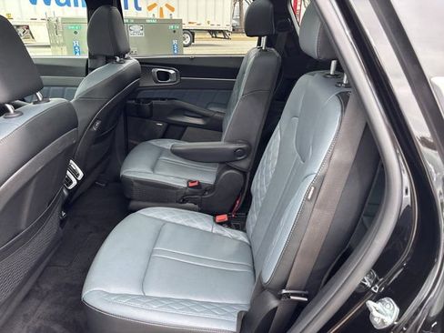 Used 2025 Kia Sorento SX Prestige image 16
